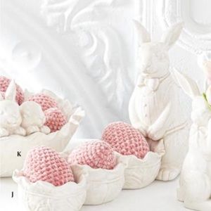 K&K Interiors ANTIQUED WHITE DOLOMITE DIVIDED CABBAGE BOWLS W/RABBIT Brand New